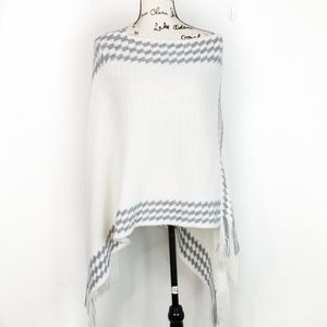 PONCHO ▪︎ Cream & Gray Knit Soft Acrylic w/ fringe